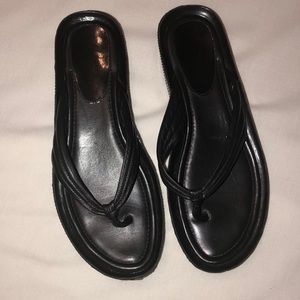 Leather cole haan thong sandals